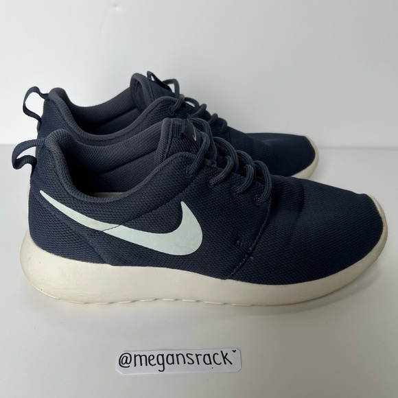 Navy Blue Nike Roshe Run - Picture 4 of 8